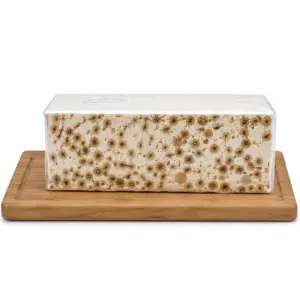 torrone-artigianale-tradizionale-pugliese-tenero-alle-nocciole tagliere