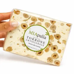Torrone artigianale alle nocciole-Tenero mano
